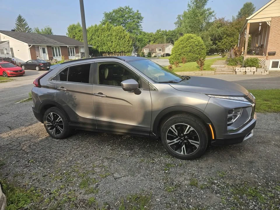 2023 Mitsubishi Eclipse Cross - Image 2 of 9