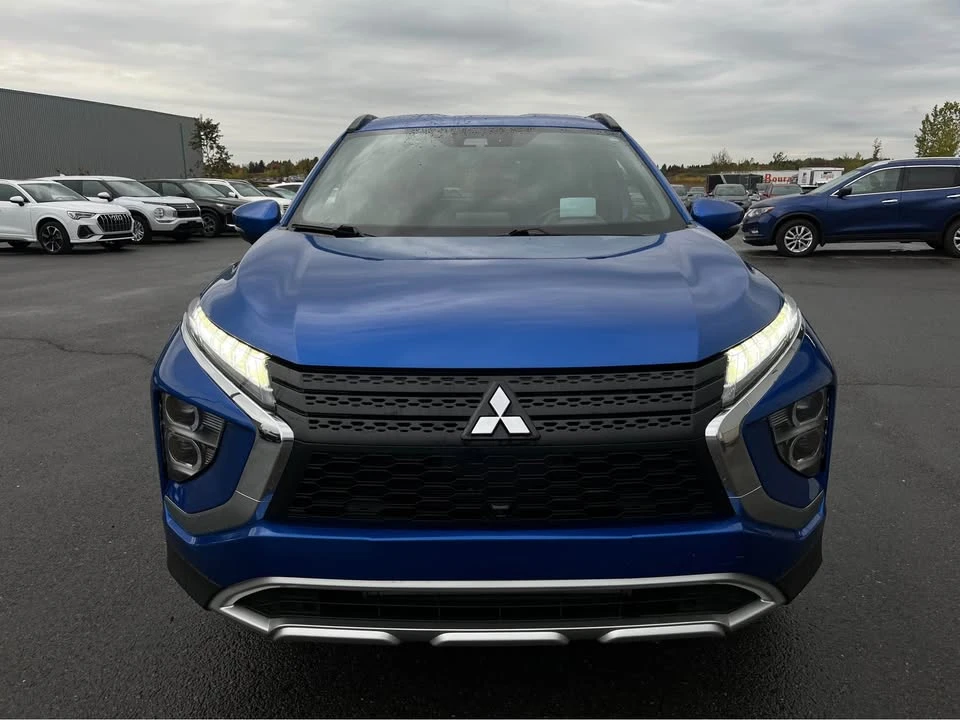 2023 Mitsubishi Eclipse Cross - Image 2 of 18