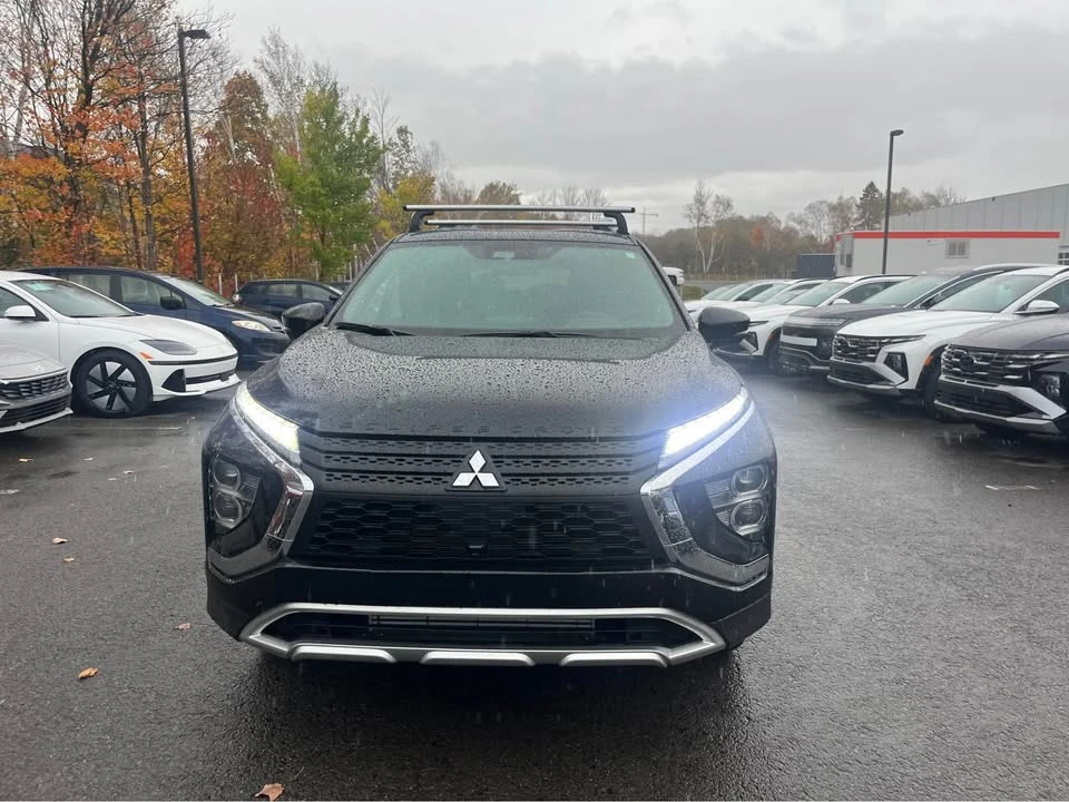 2023 Mitsubishi Eclipse Cross - Image 2 of 15