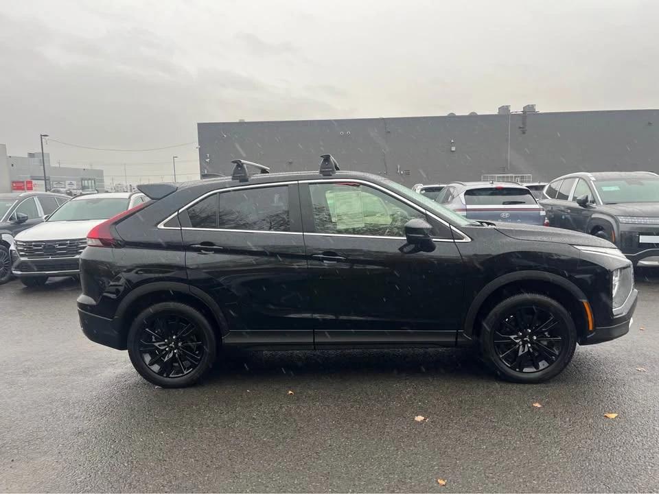 2023 Mitsubishi Eclipse Cross - Image 4 of 15