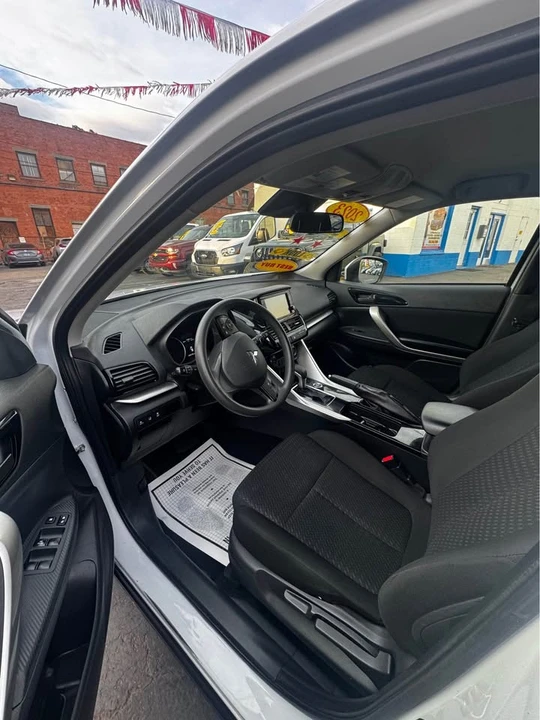 2023 Mitsubishi Eclipse Cross - Image 3 of 7