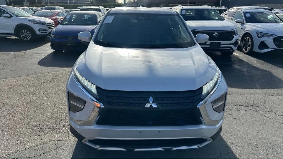 2023 Mitsubishi Eclipse Cross - Image 3 of 18