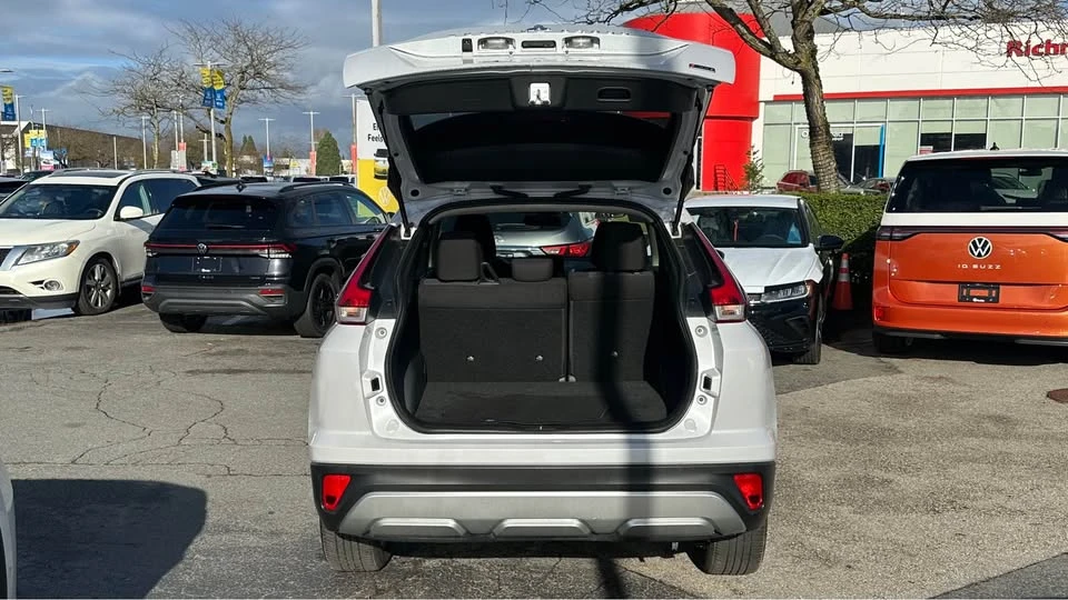 2023 Mitsubishi Eclipse Cross - Image 15 of 18