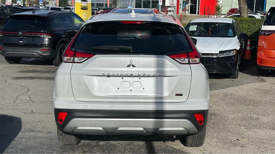 2023 Mitsubishi Eclipse Cross - Image 6 of 18