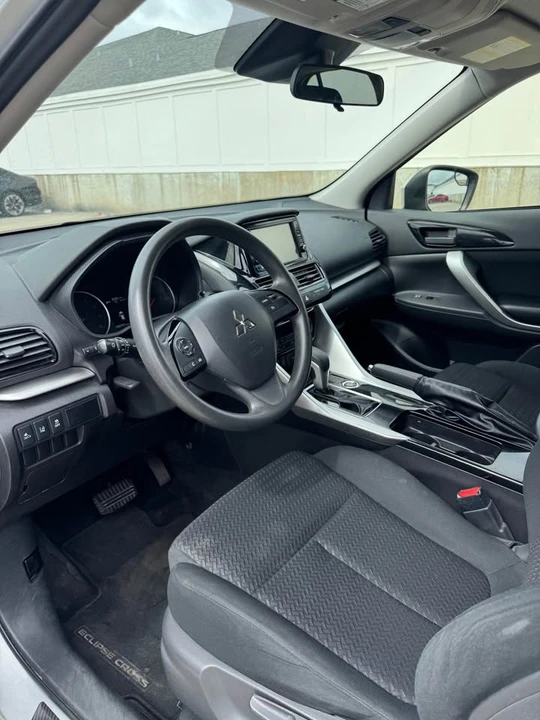 2023 Mitsubishi Eclipse Cross - Image 10 of 16