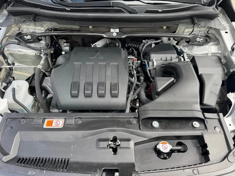 2023 Mitsubishi Eclipse Cross - Image 14 of 16
