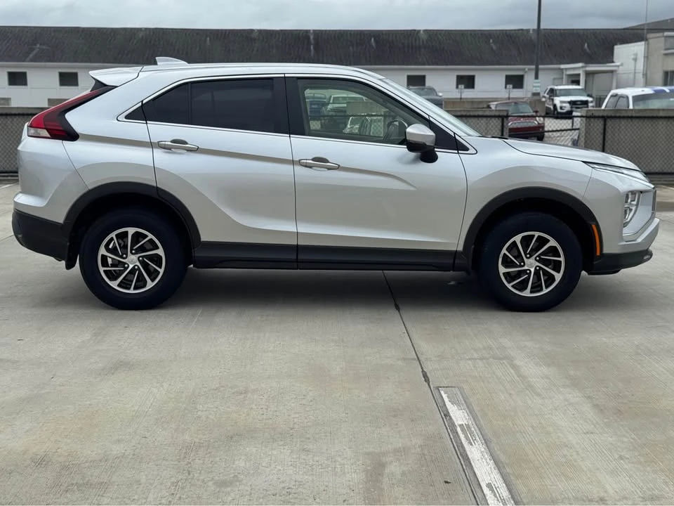 2023 Mitsubishi Eclipse Cross - Image 5 of 16