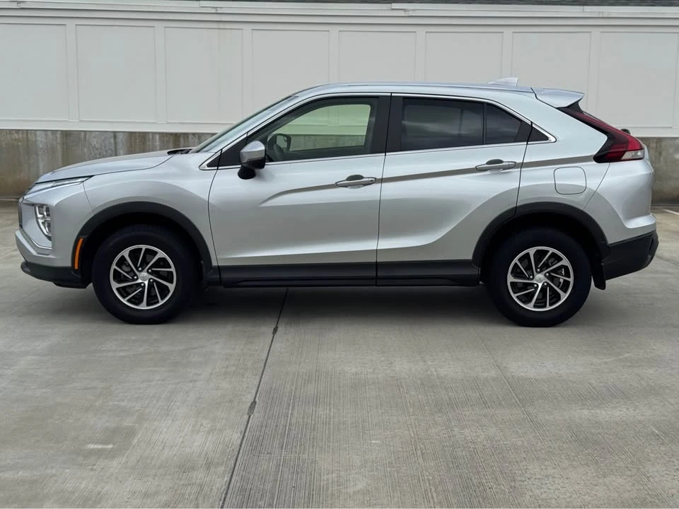 2023 Mitsubishi Eclipse Cross - Image 4 of 16