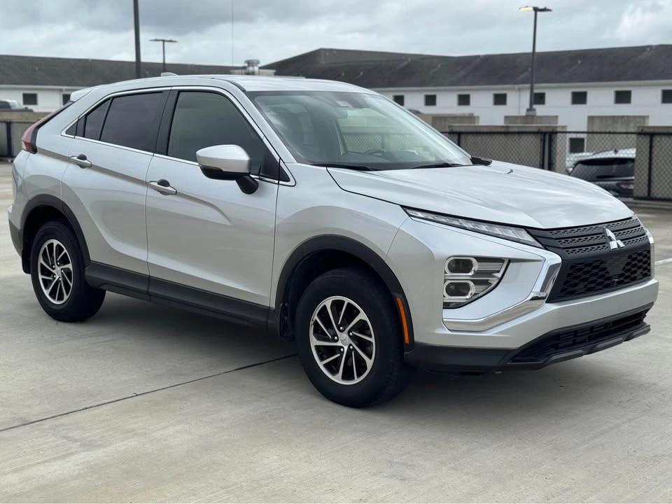 2023 Mitsubishi Eclipse Cross - Image 2 of 16