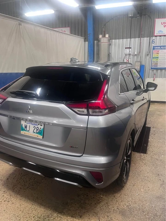 2023 Mitsubishi Eclipse Cross - Image 3 of 9