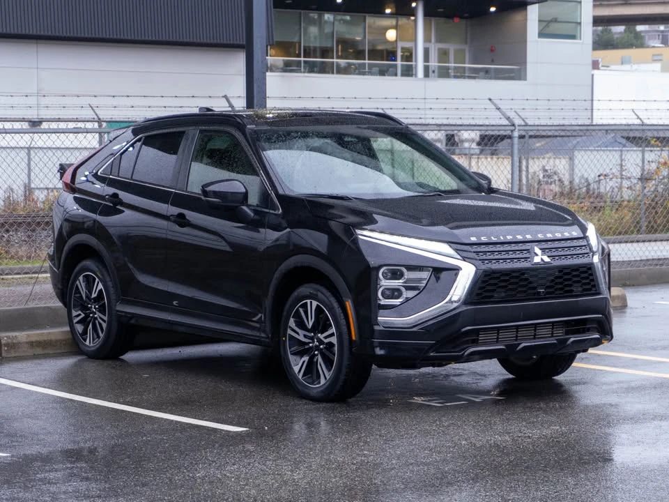 2023 Mitsubishi Eclipse Cross - Image 4 of 6
