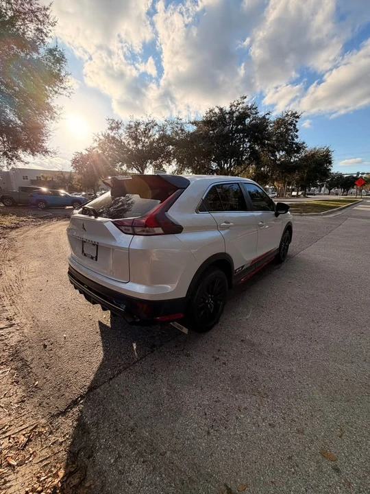 2023 Mitsubishi Eclipse Cross - Image 9 of 17