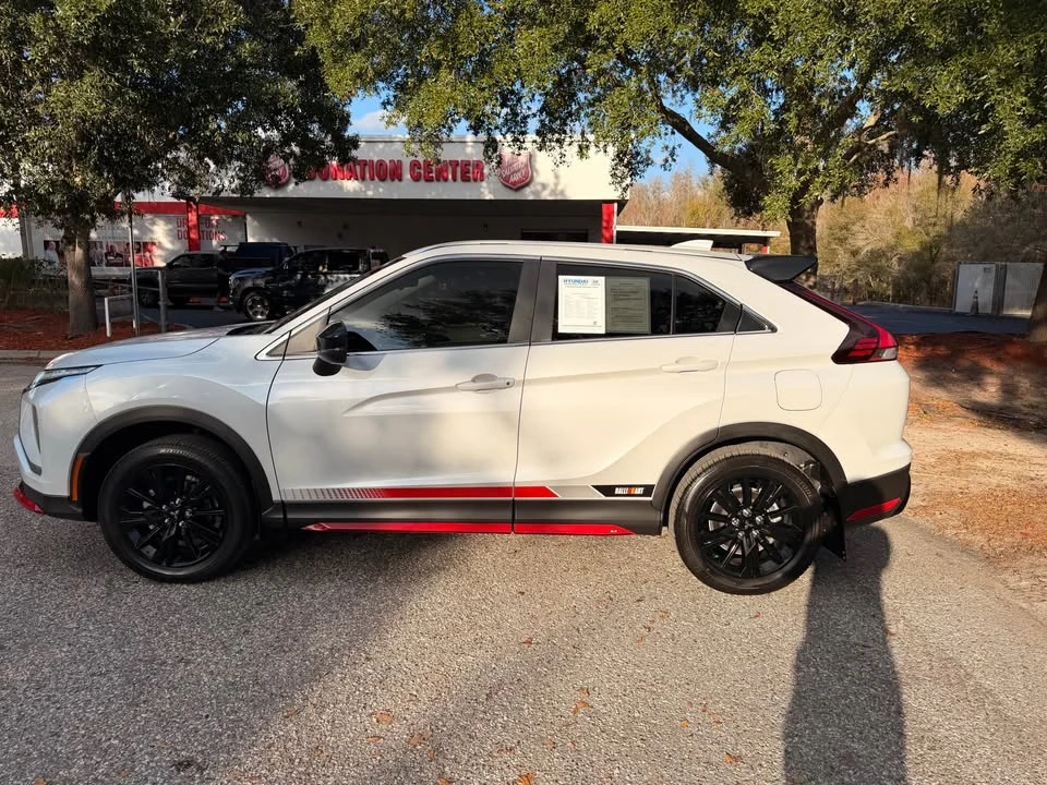 2023 Mitsubishi Eclipse Cross - Image 6 of 17