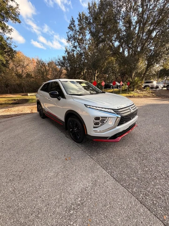 2023 Mitsubishi Eclipse Cross - Image 4 of 17