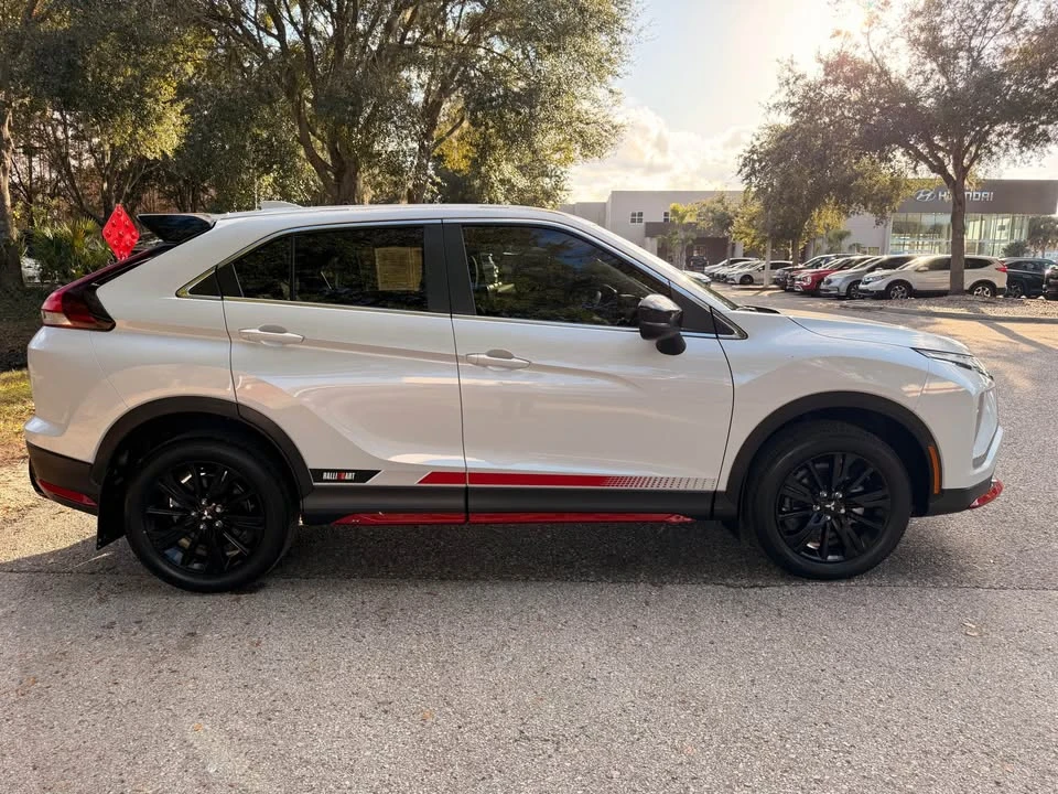 2023 Mitsubishi Eclipse Cross - Image 5 of 17