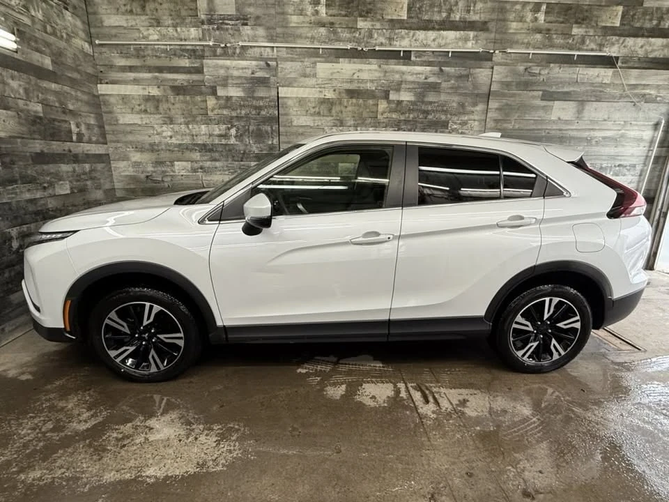 2023 Mitsubishi Eclipse Cross - Image 15 of 20