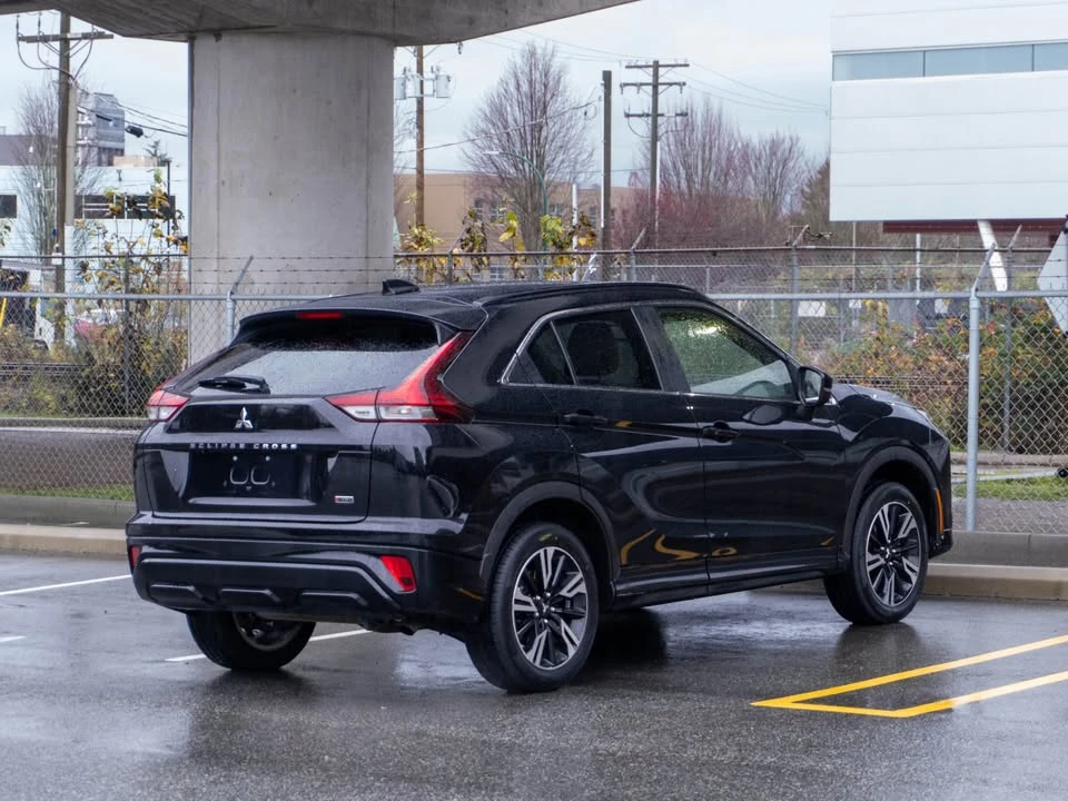 2023 Mitsubishi Eclipse Cross - Image 7 of 20
