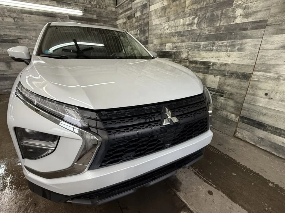 2023 Mitsubishi Eclipse Cross - Image 3 of 20