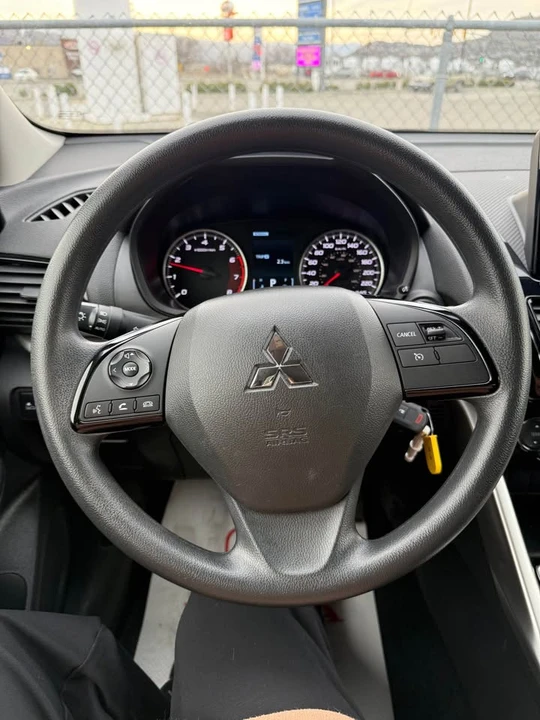 2023 Mitsubishi Eclipse Cross - Image 6 of 8