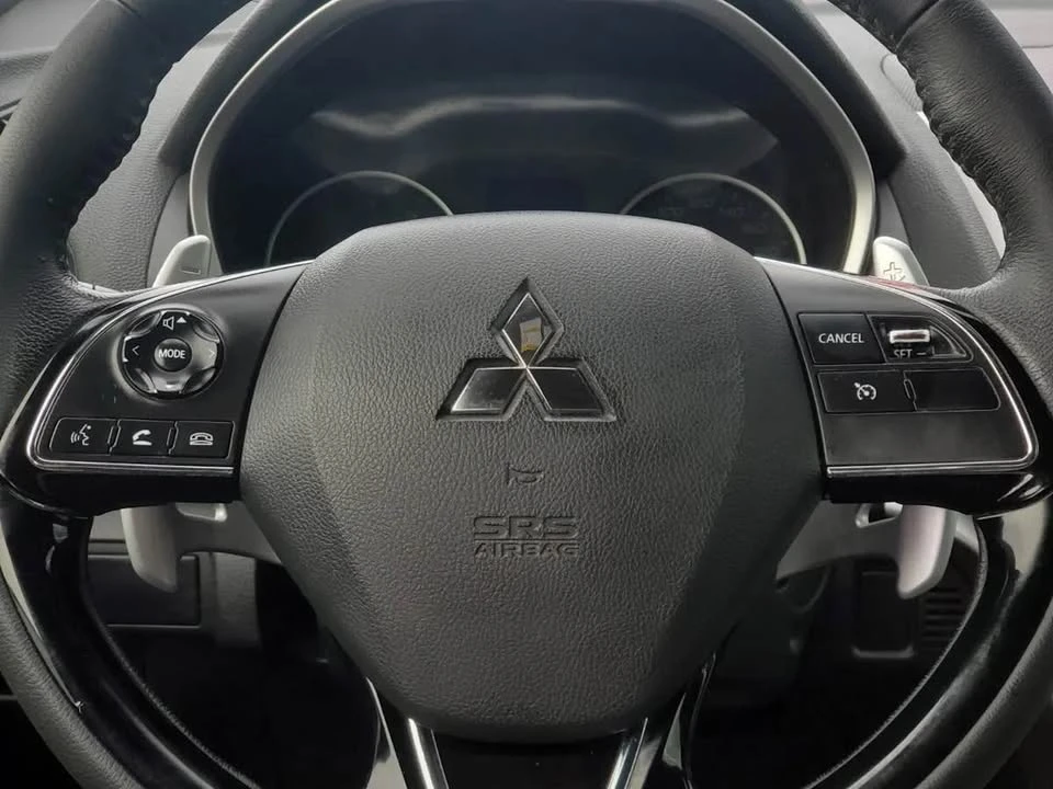 2023 Mitsubishi Eclipse Cross - Image 9 of 19