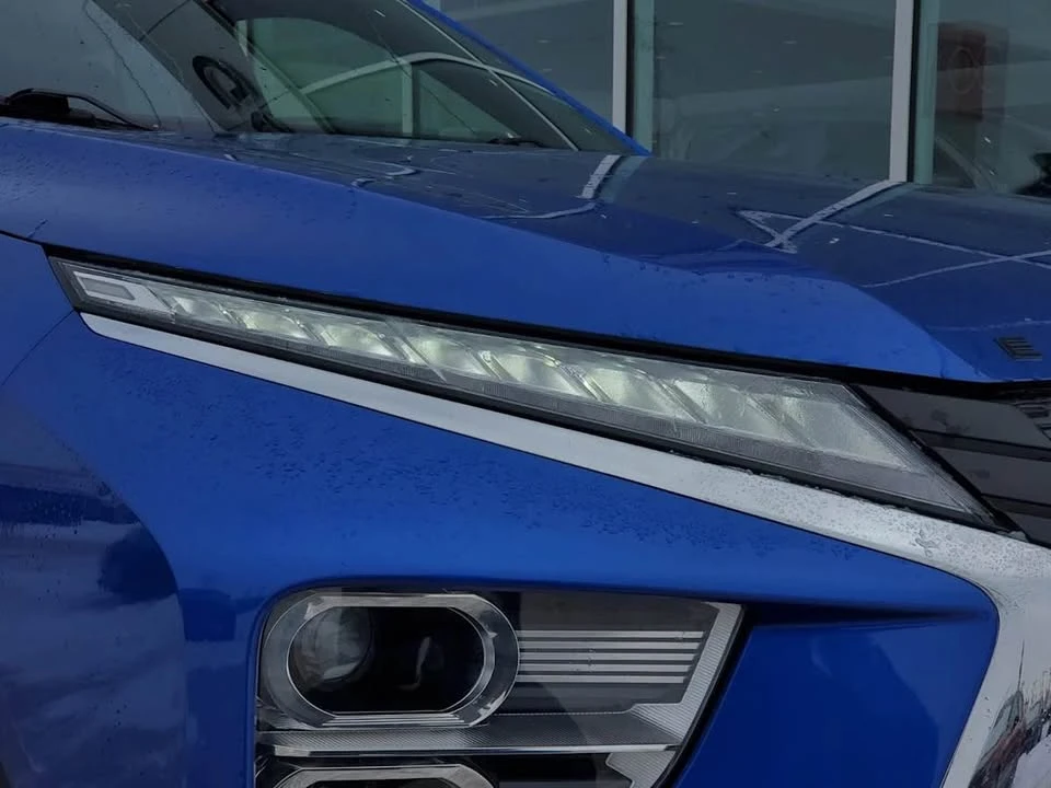 2023 Mitsubishi Eclipse Cross - Image 4 of 19