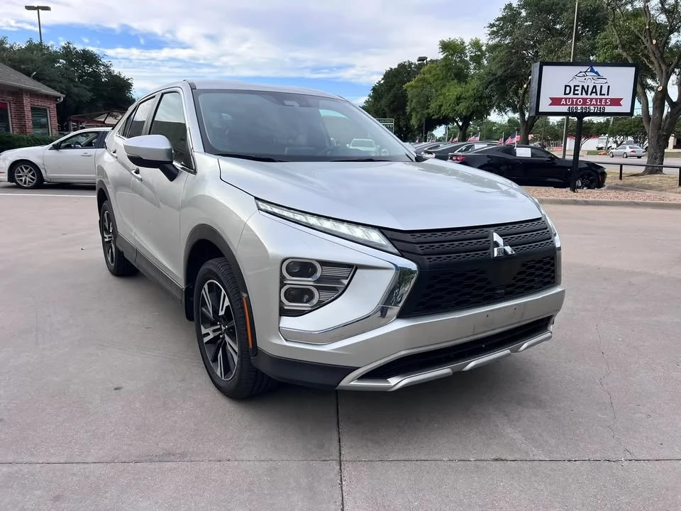 2023 Mitsubishi Eclipse Cross - Image 2 of 8