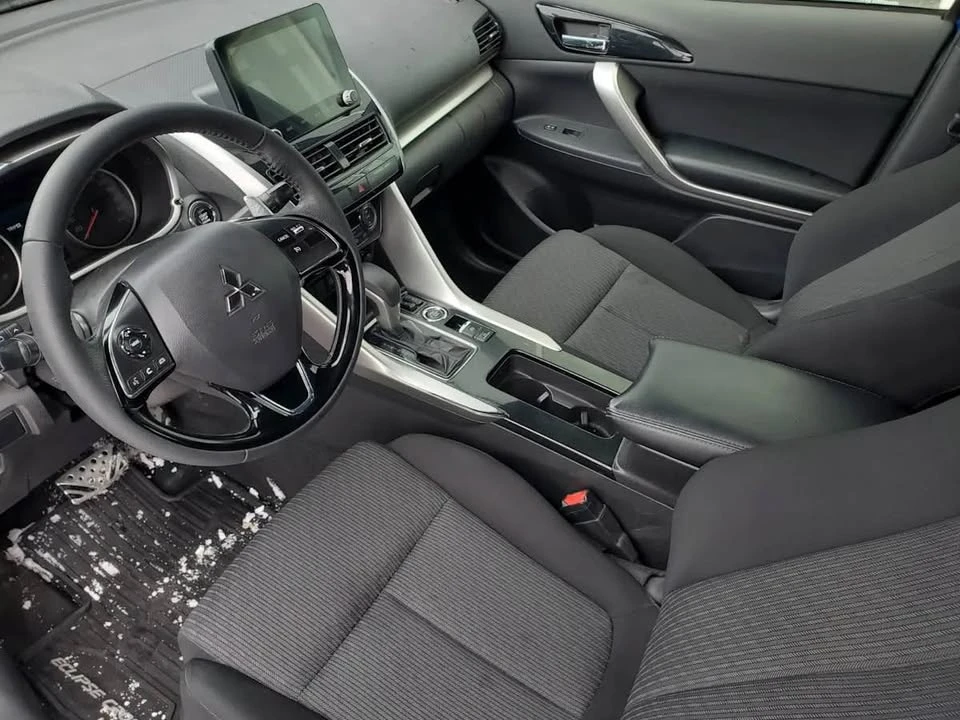2023 Mitsubishi Eclipse Cross - Image 10 of 19
