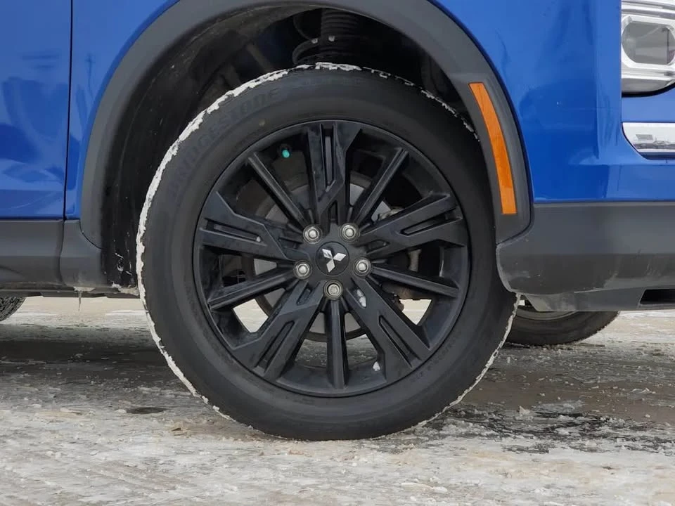 2023 Mitsubishi Eclipse Cross - Image 3 of 19