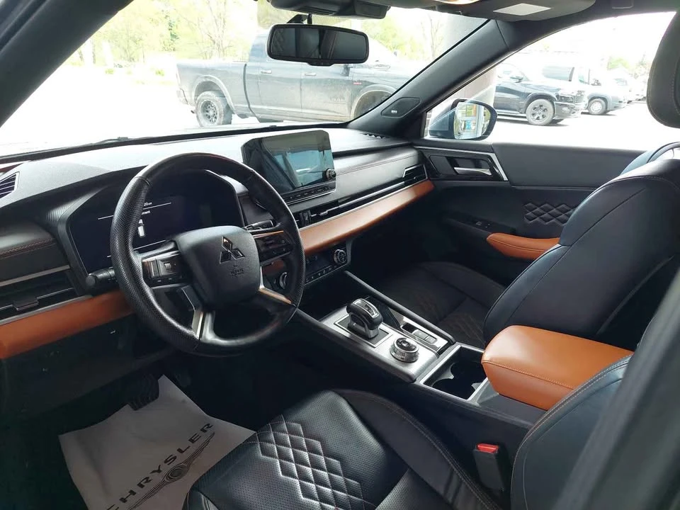 2023 Mitsubishi Eclipse Cross - Image 9 of 20