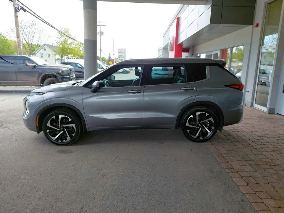 2023 Mitsubishi Eclipse Cross - Image 3 of 20
