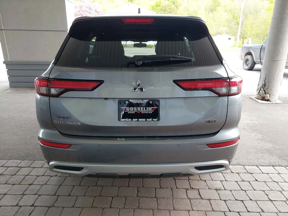 2023 Mitsubishi Eclipse Cross - Image 4 of 20