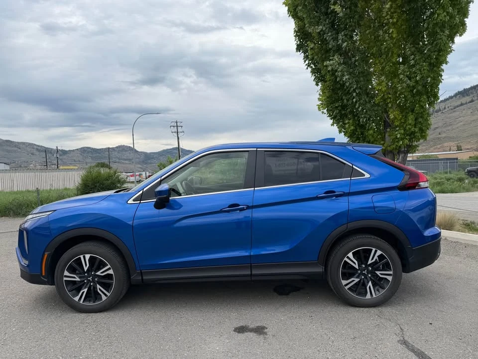 2023 Mitsubishi Eclipse Cross - Image 2 of 4