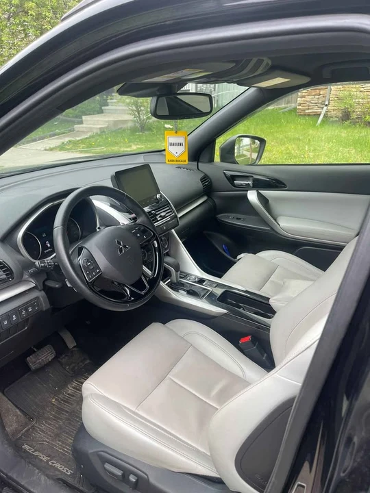 2023 Mitsubishi Eclipse Cross - Image 2 of 8
