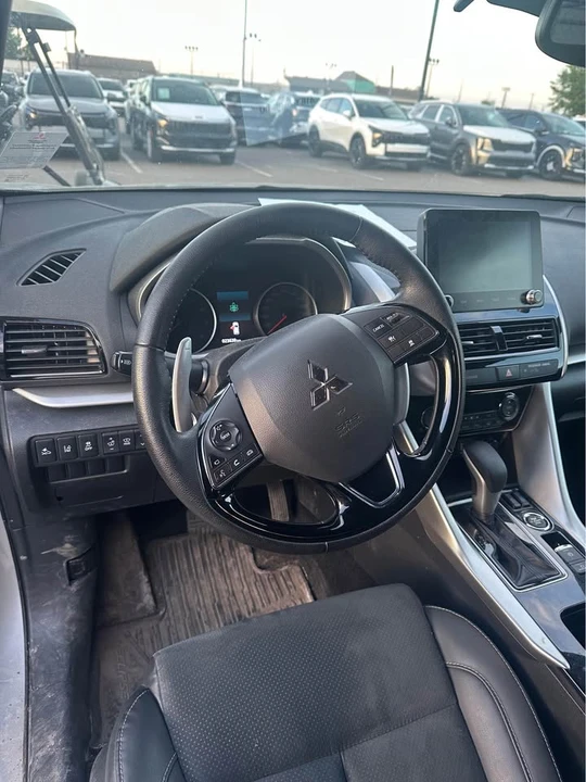 2023 Mitsubishi Eclipse Cross - Image 2 of 3