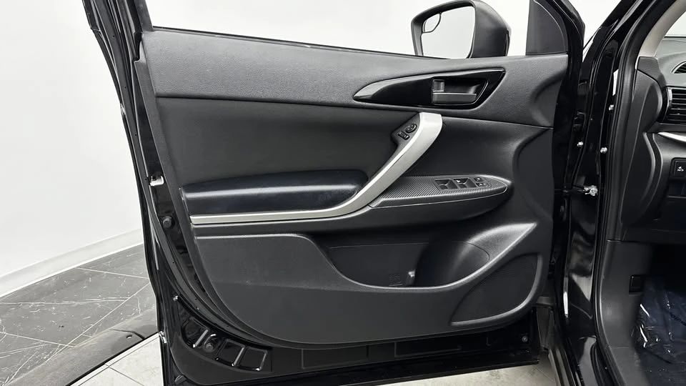 2023 Mitsubishi Eclipse Cross - Image 9 of 20