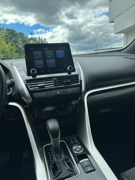 2023 Mitsubishi Eclipse Cross - Image 7 of 9
