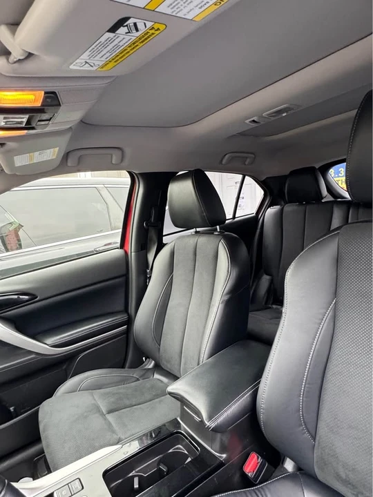 2023 Mitsubishi Eclipse Cross - Image 8 of 11