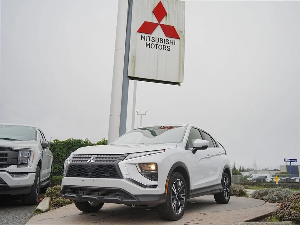 2023 Mitsubishi Eclipse Cross - Image 2 of 20