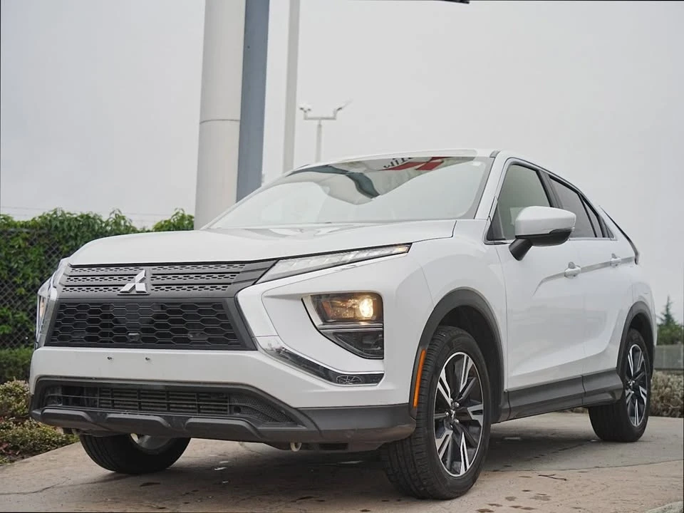 2023 Mitsubishi Eclipse Cross - Image 3 of 16