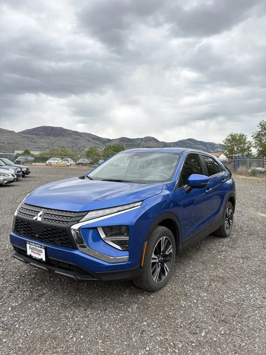 2023 Mitsubishi Eclipse Cross - Image 3 of 15