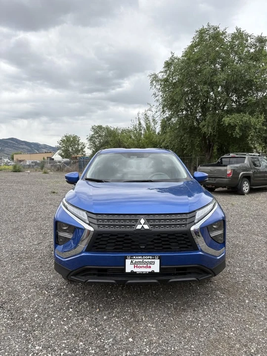 2023 Mitsubishi Eclipse Cross - Image 2 of 15