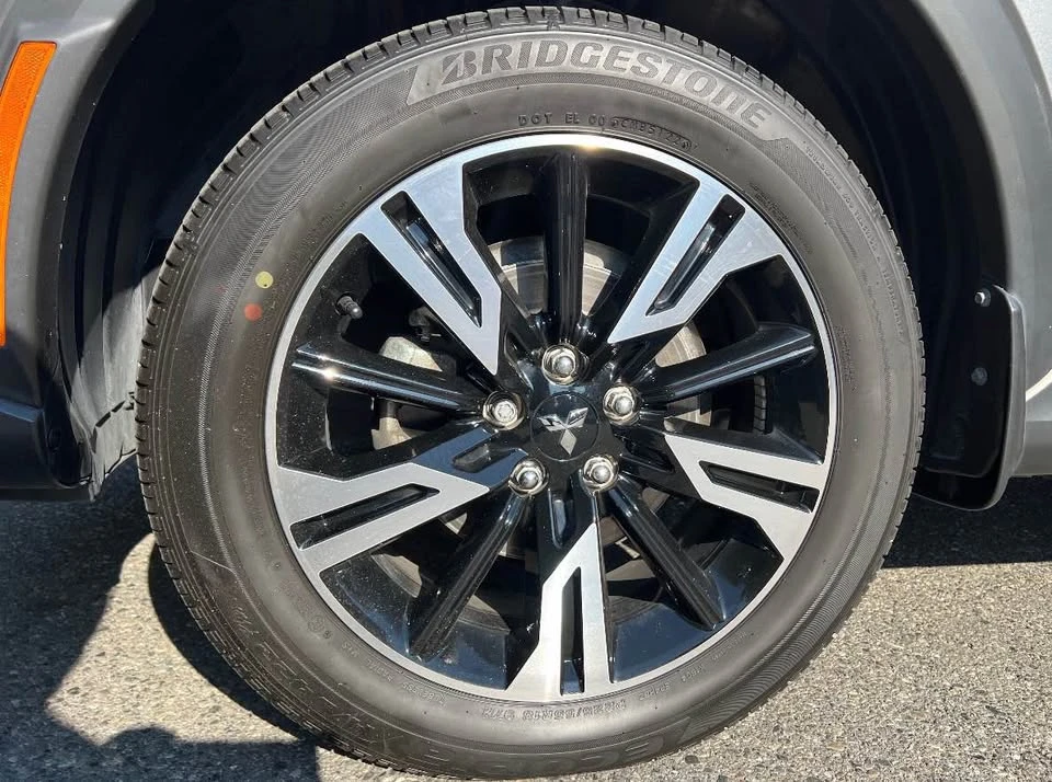 2023 Mitsubishi Eclipse Cross - Image 3 of 13