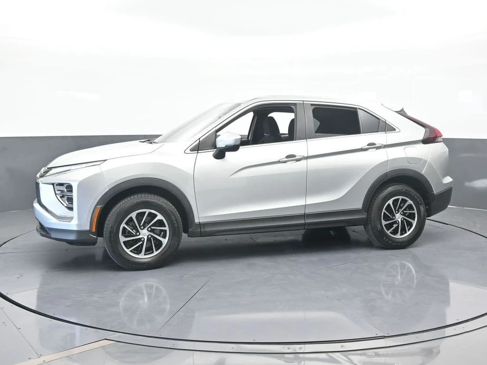 2023 Mitsubishi Eclipse Cross - Image 2 of 12