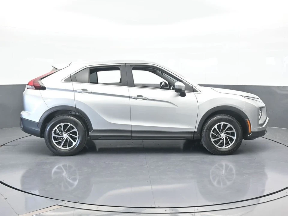 2023 Mitsubishi Eclipse Cross - Image 7 of 12