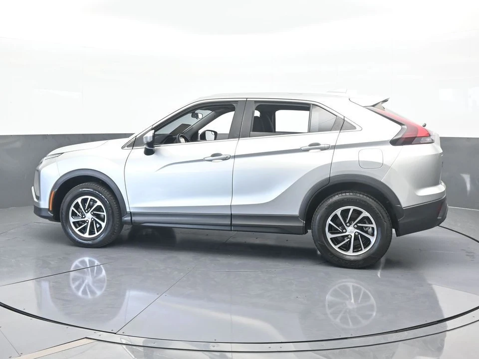 2023 Mitsubishi Eclipse Cross - Image 3 of 12