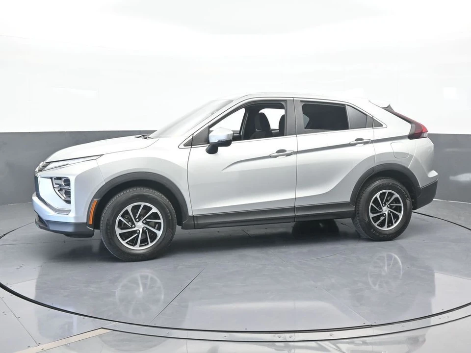 2023 Mitsubishi Eclipse Cross - Image 2 of 12