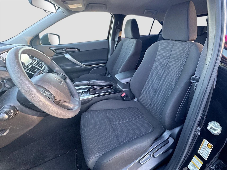 2023 Mitsubishi Eclipse Cross - Image 10 of 15