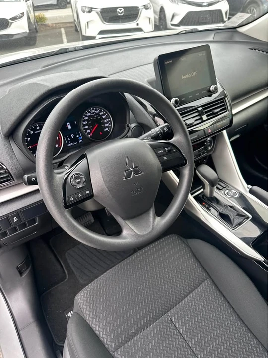 2023 Mitsubishi Eclipse Cross - Image 11 of 15
