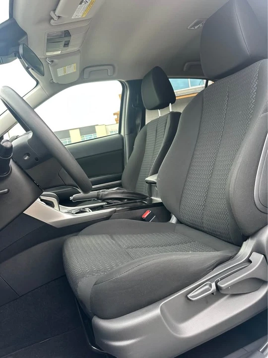 2023 Mitsubishi Eclipse Cross - Image 10 of 15