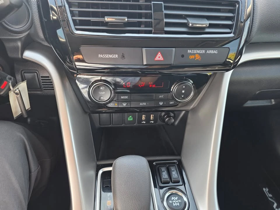 2023 Mitsubishi Eclipse Cross - Image 7 of 9